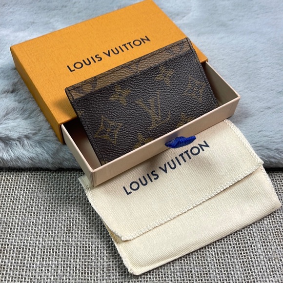 Louis Vuitton Handbags - LOUIS VUITTON Reverse Monogram Card Holder like new Great condition